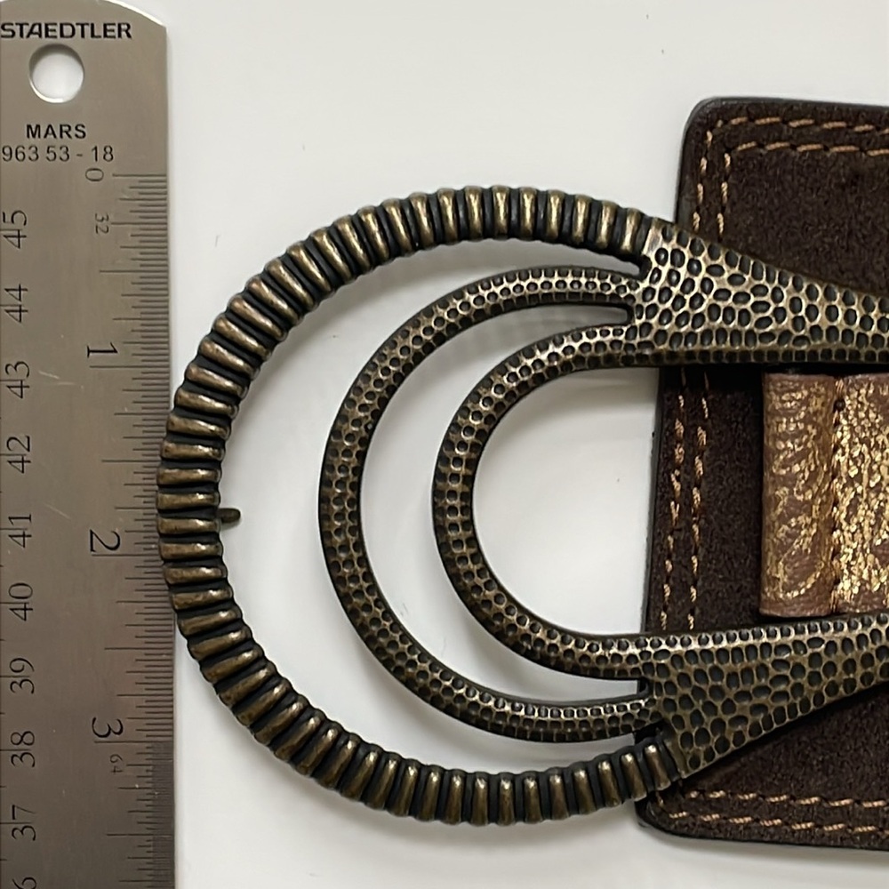 Chico’s Size Medium brown suede leather elastic hook closure gold print belt. - Picture 12 of 12